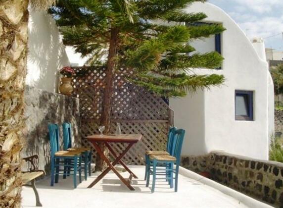 Santorini Houses For Rent - Photo5