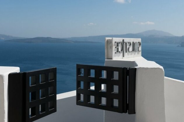 Solstice Luxury Suites - Photo2
