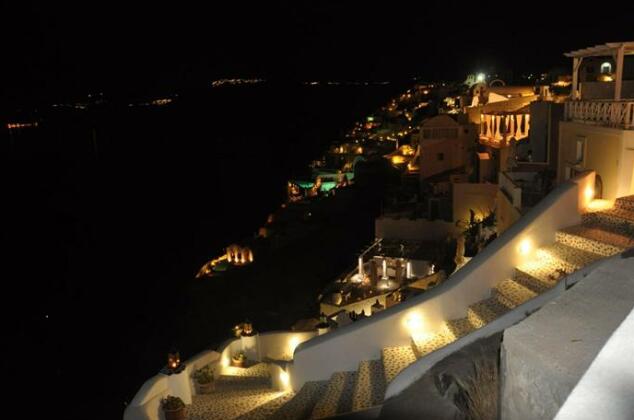 Stelios Rooms Santorini - Photo3