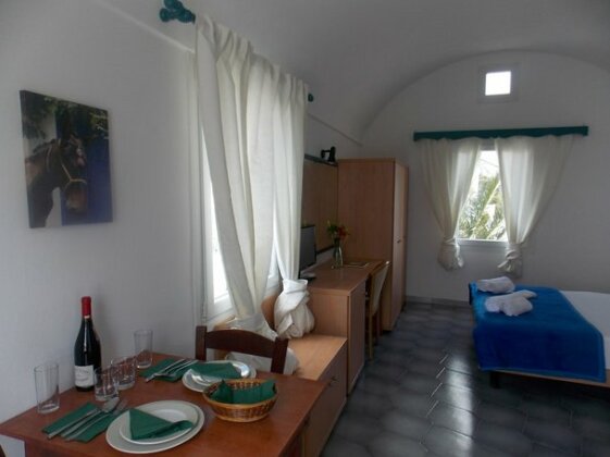 Sunrise Studios Perissa - Photo4
