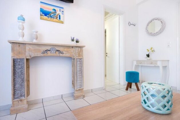 Thalia Apartments Fira - Photo2