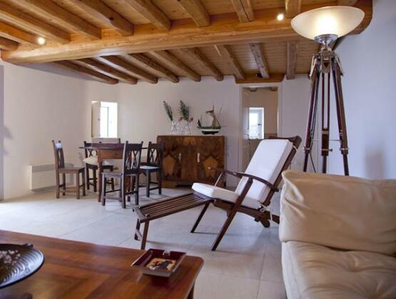 The Vasilicos - Photo3