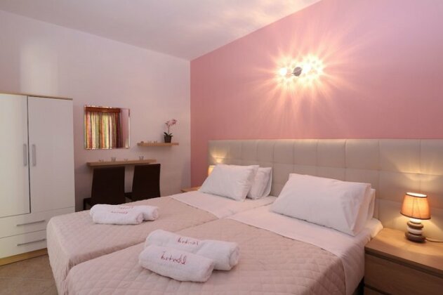 Villa Libertad Santorini - Photo5