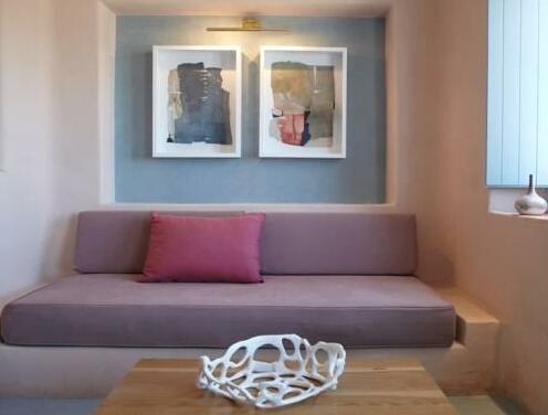 Voreina Gallery Suites - Photo4