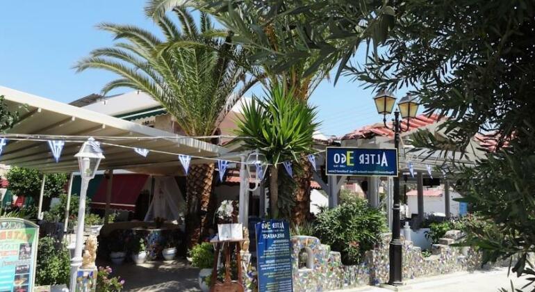 Yianna Hotel - Photo2
