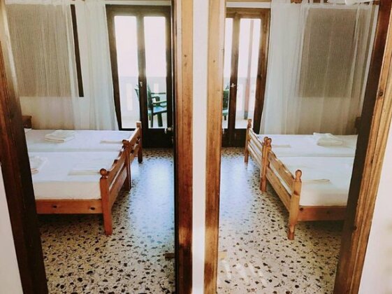 Akti Rooms And Studios - Photo4