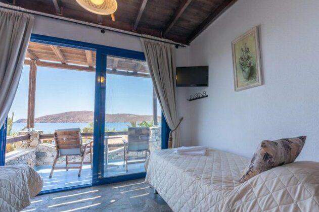 Eclectic Modern Studio on the beach - Photo5