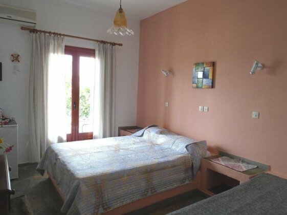 Helios Rooms Serifos - Photo5