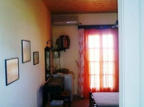 Isalos Livadi - Photo3