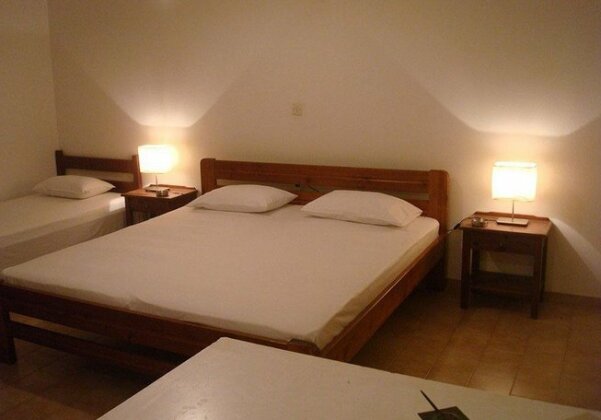 Olympia Serifos - Photo2