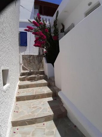 Thea Serifos - Photo2