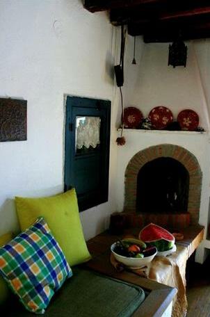 Traditional Cycladic house - Photo3