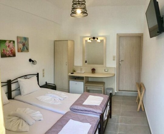 Platanos Rooms
