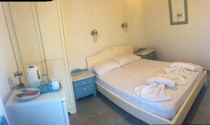 Sofia Rooms Loutro - Photo4