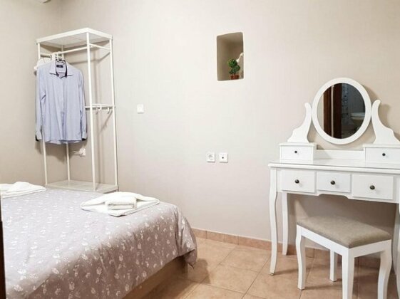 Colimbos accommodation 2 min from the beach - Photo3