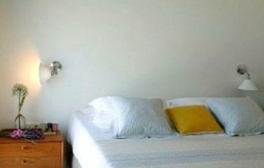 Kamaroti Suites Hotel - Photo4