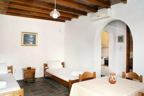 Maistros Studios Sifnos - Photo2