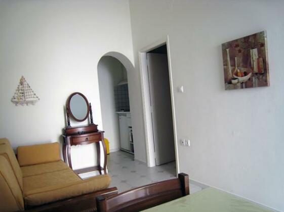 Pension Flora Rooms and Suites - Photo5
