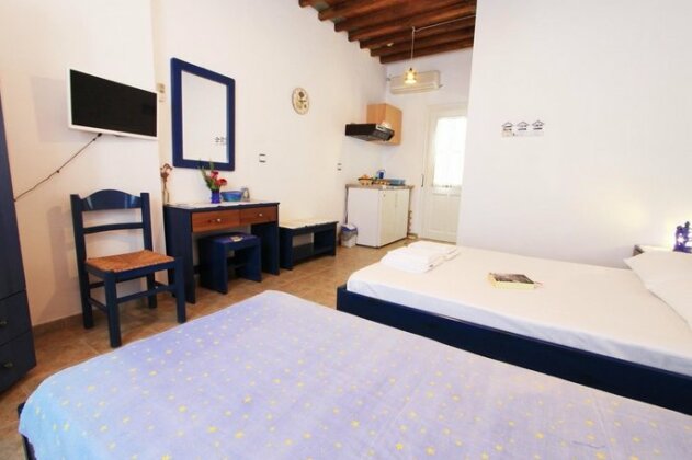 Smaragda Rooms & Studios - Photo5