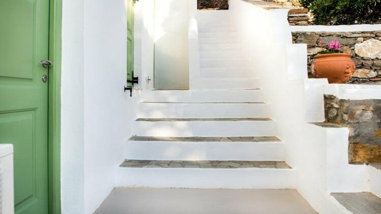 Xerolithia Land - Photo2