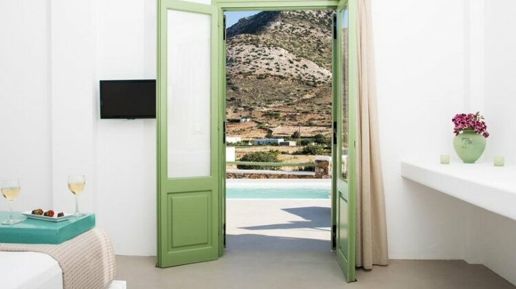 Xerolithia Land - Photo3