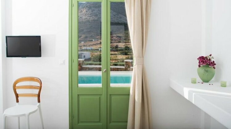 Xerolithia Land - Photo4