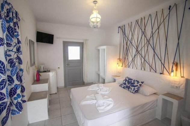 Camares Sikinos - Photo3