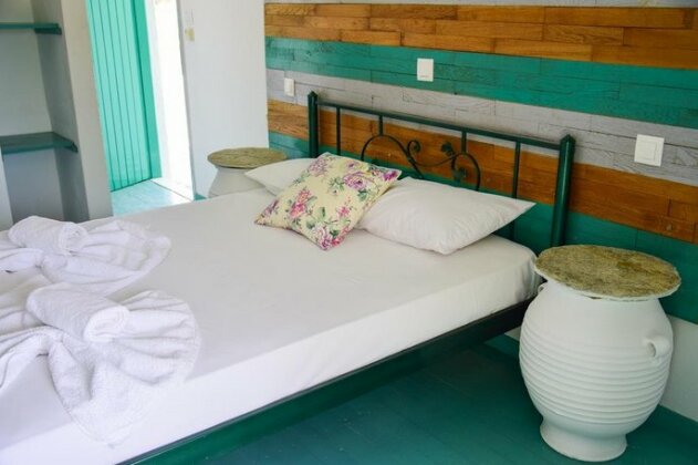 Camares Sikinos - Photo4