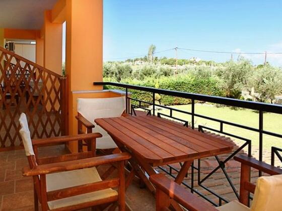 Alexandros Hotel Apartments - Photo2