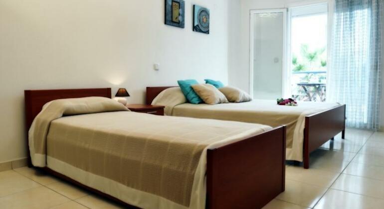 Asterias Hotel - Photo4