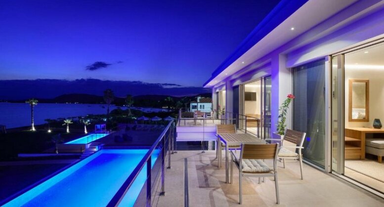 Beachfront Villa Natalia with Two Private Pools - Photo2