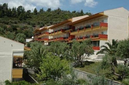 Lagomandra Hotel and Spa - Photo2