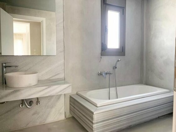 NIOVI Villas - Photo4