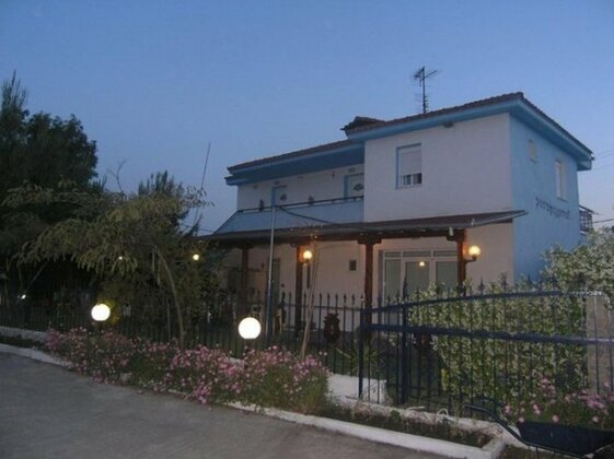 Papahristos Rooms - Photo2