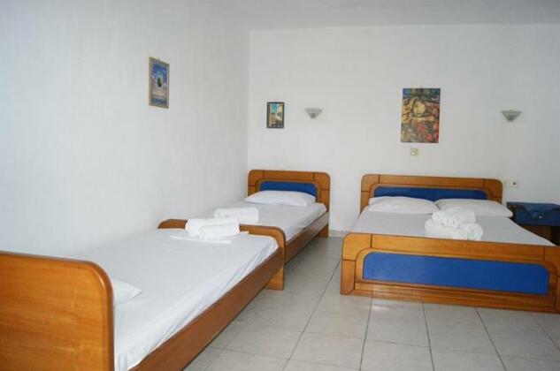 Papahristos Rooms - Photo4