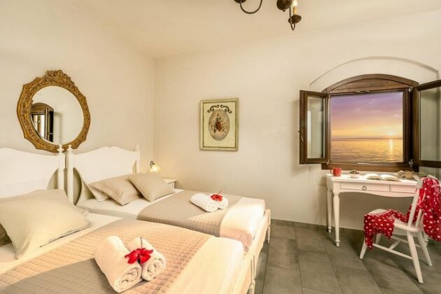 Oceanides Luxury Apartments - Photo4