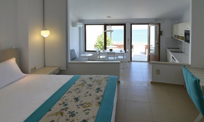Simon Studios and Apartments - Photo5