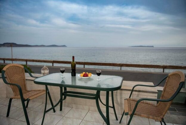 Sunrise Beachfront Apartment Sitia - Photo3