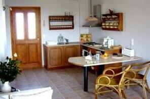 Amazs Village Suites - Photo3