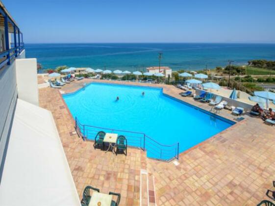 Scaleta Beach Hotel - Photo2