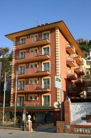 Helios Apartments Skiathos Town - Photo2