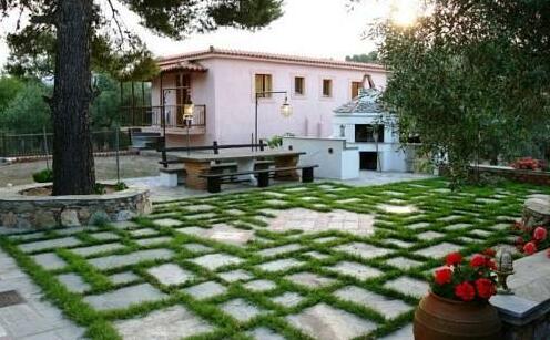 Aretousa Studios & Apartments - Photo4