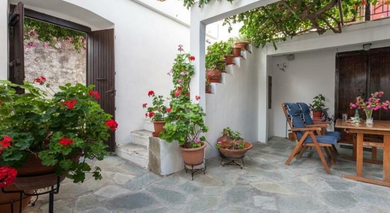 Traditional House - Photo3