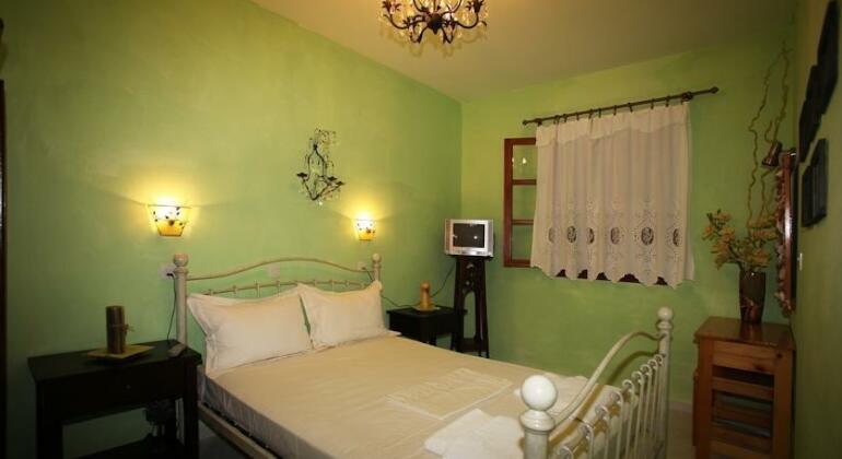 Yianna Cottage Studios - Photo3