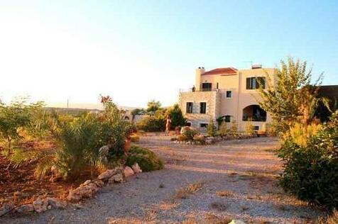 Reina Villa Crete - Photo4
