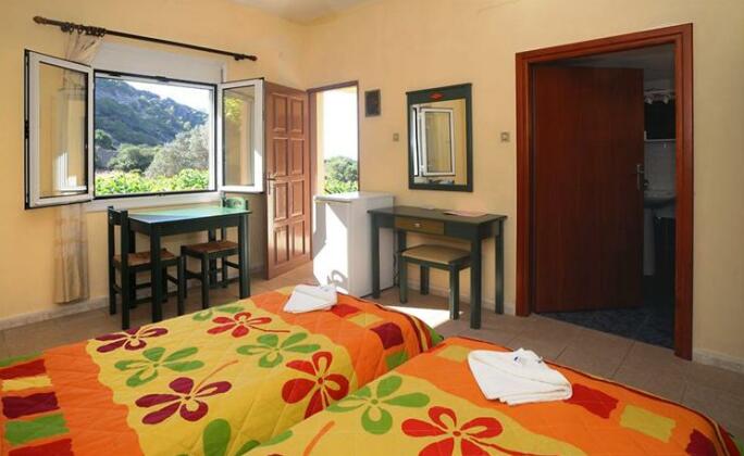 Elias Rooms & Studios - Photo3