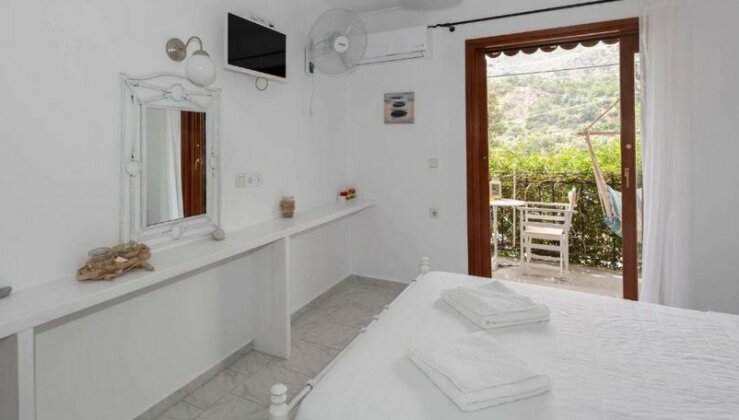 Galini Studios & Apartments - Photo2