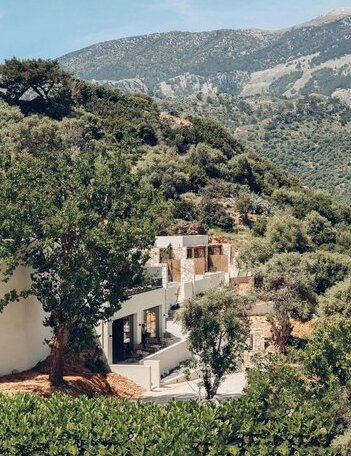 Monastery Estate Retreat - Photo3