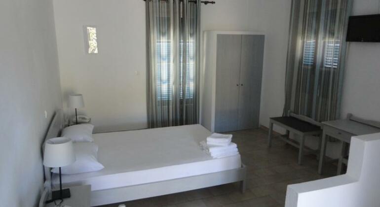 Lianos Hotel Apartments - Photo5