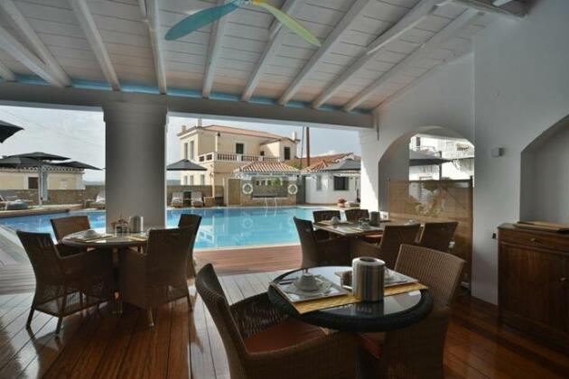 Zoe's Club - Photo4